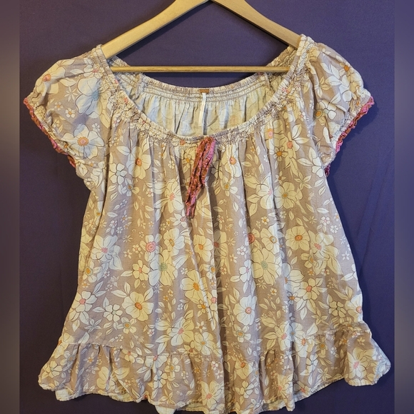 Free People Floral Blouse in Lavendar & Cream. Size L - Picture 1 of 5